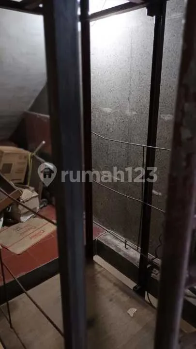 Dijual Ruko atau Gedung 3 Lantai dengan Parkir Luas di Denpasar Timur - Image 4 of 4