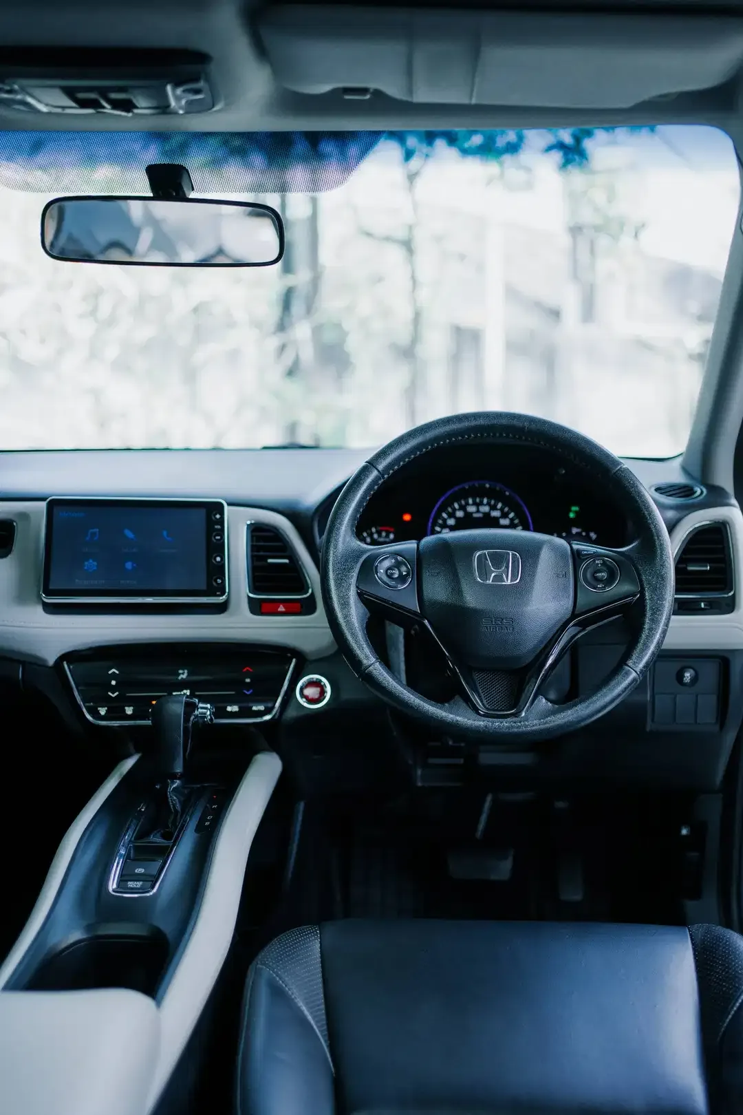HONDA HRV PRESTIGE 1.8 CVT 2017 - Image 5 of 10