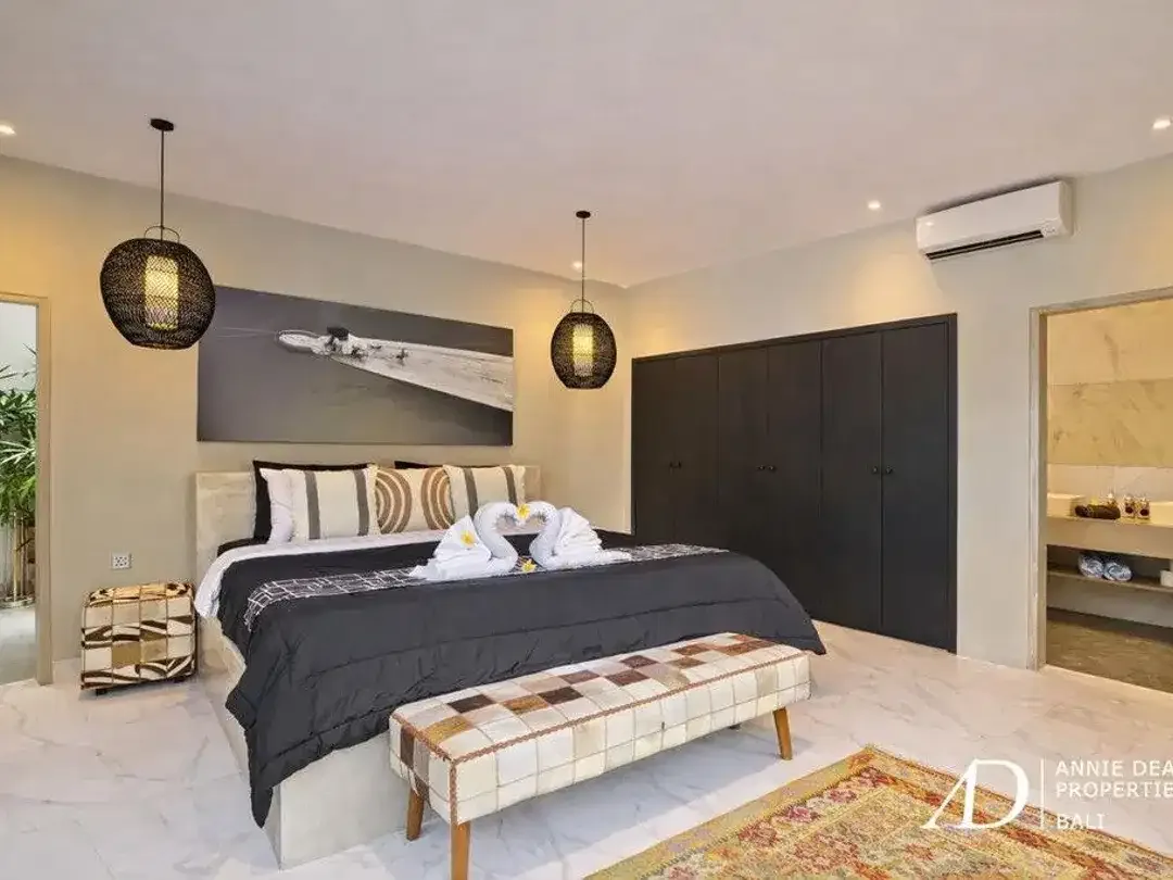 FREEHOLD | MODERN DESIGN VILLA IN PRIME SEMINYAK - Image 10 of 10