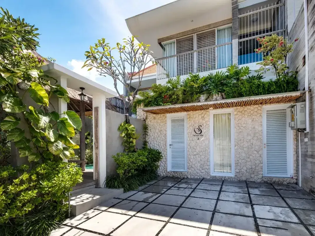 3BR Beachside Villa in Kerobokan | Fully Furnished, Prime Location - Image 10 of 10