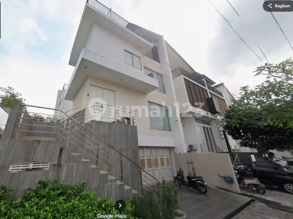 Rumah 3 Br Size 320 Sqm : Dekat Pusat Renon dengan Private Pool - Image 3 of 4