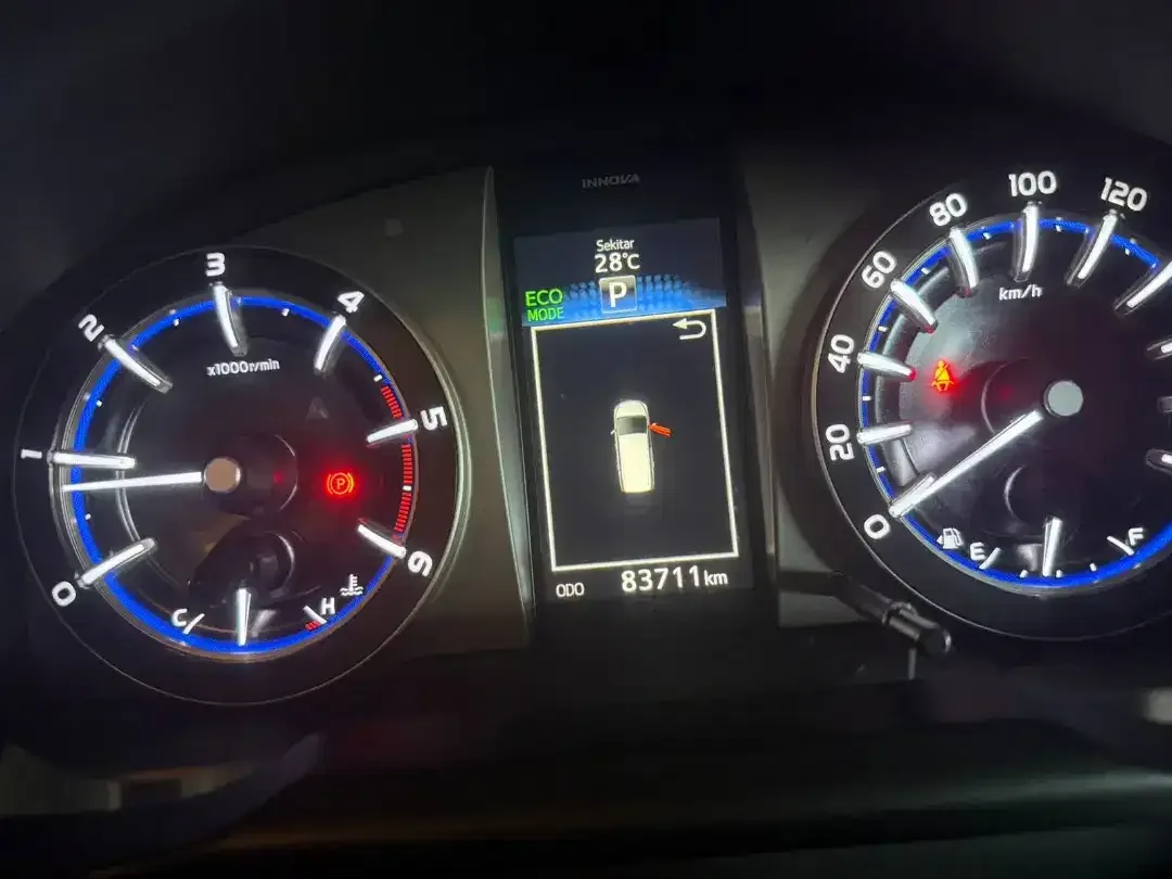 Innova V Diesel Matic 2016 - Image 5 of 6