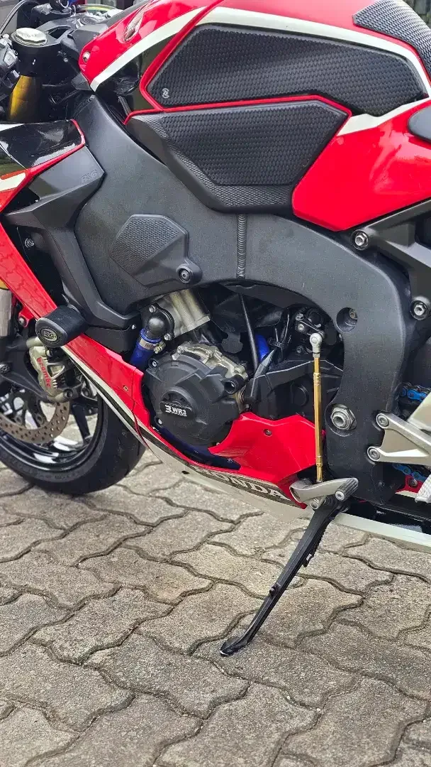 Honda CBR Fireblade 2018 Red, cakep, modif banyak, full mulus, low km - Image 8 of 10