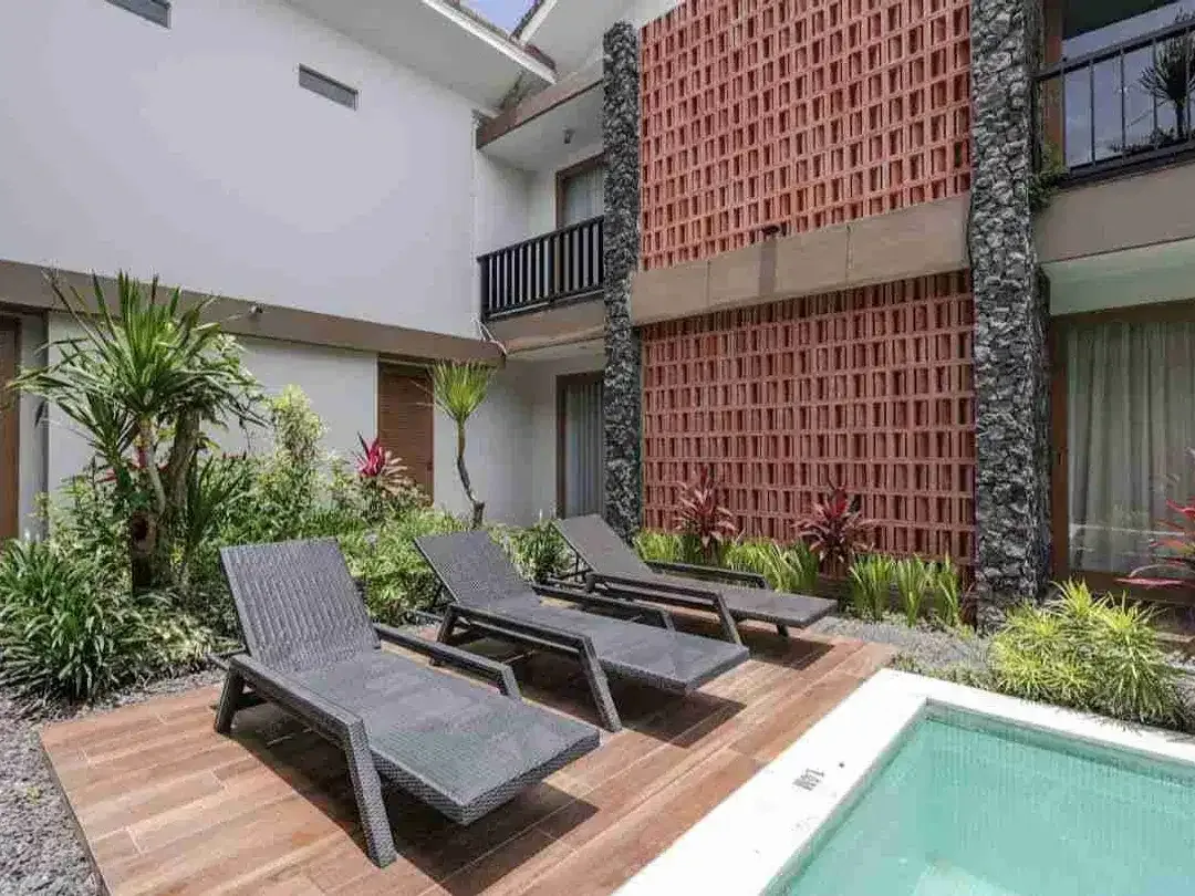 DIJUAL HOTEL & VILLA COMPLEX – PRIME AREA SEMINYAK, BALI - Image 3 of 10