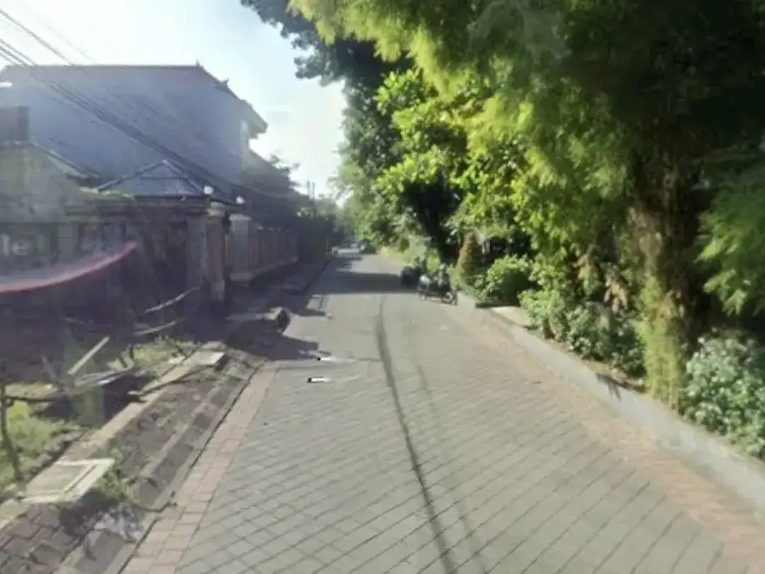 TANAH PREMIUM STRATEGIS DEKAT LAPANGAN PUPUTAN RENON - Image 4 of 10