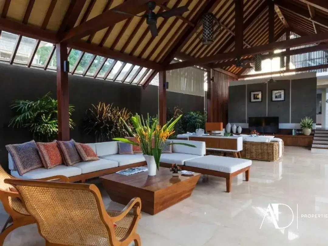 FREEHOLD | TROPICAL 4-BEDROOM LUXURY VILLA IN UMALAS - Image 7 of 10