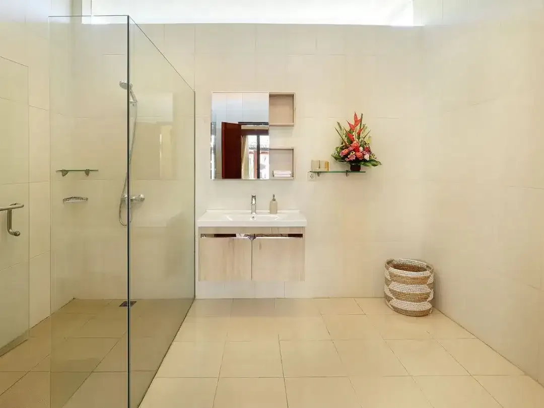 Di jual villa Lantai 2  Lokasi Legian Seminyak kuta bali - Image 6 of 7