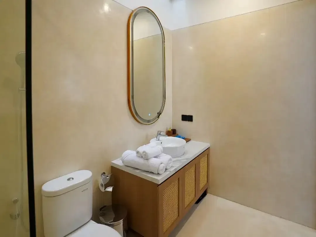 Dijual Vila Kompleks Baru di Jimbaran Dekat Pantai, ROI Tinggi, Dibayarkan di Depan! - Image 6 of 10