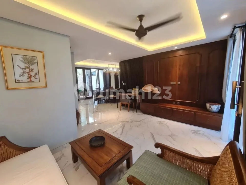 Rumah di Puri Gading Jimbaran - 4 Kamar Tidur - Image 4 of 4