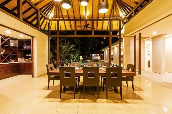 Dijual villa lantai 2 seminyak bali - Image 7 of 10