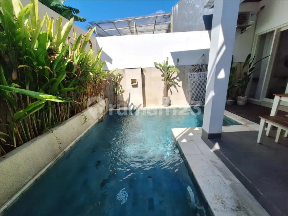 Villa Jual di Bali Village dengan 2 Kamar Tidur Dekat Plataran Villa Kerobokan - Image 3 of 4