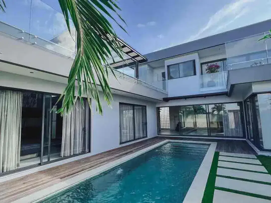 DIJUAL / FREEHOLD : Luxury Villa 3 Bed, Harbour View & GWK View, Ungasan, Badung, Bali - Image 1 of 10