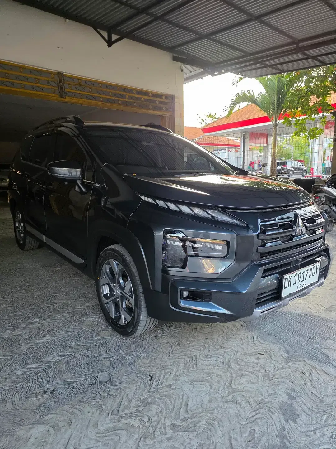 Xpander Cross 2024 Automatic Asli Bali Low Km - Image 2 of 8