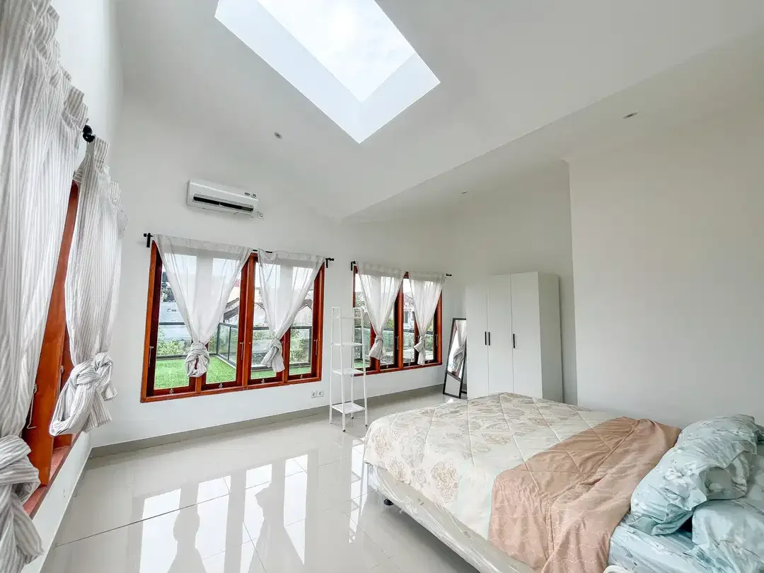 3 Bedroom Beautiful Freehold Villa In Nusa Dua With Unique Designs - Image 5 of 10