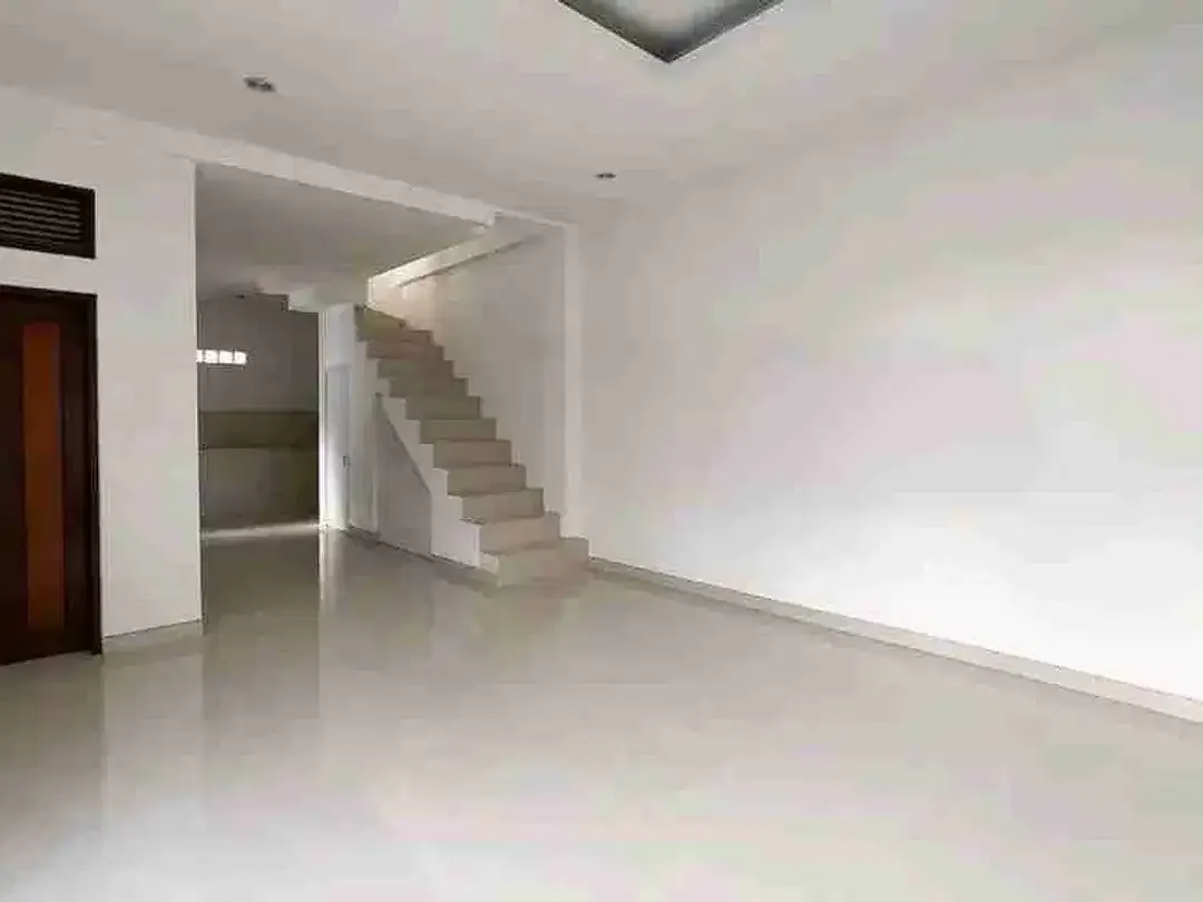 Jual Rumah 2lt Lokasi Jl Patih Nambi Ubung Denpasar Utara area Pemukiman.1 - Image 9 of 10