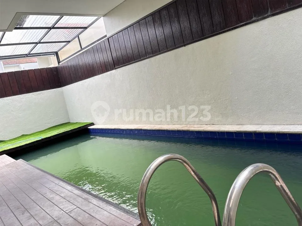 Rumah One Gate Sistem2 Lantai Ada Pool dan Kosongan - Image 2 of 4