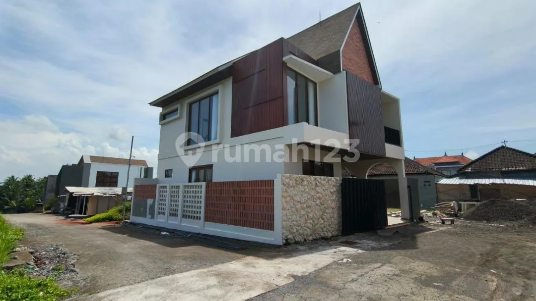 For Sale Brand New Villa River Tropical Style At Pantai Kedungu - Image 1 of 4