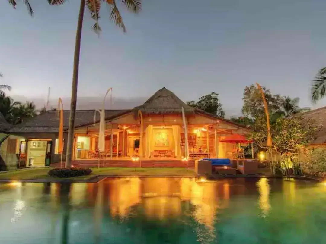 Resort front beach sangat nyaman dan tenang cocok buat investasi - Image 1 of 10
