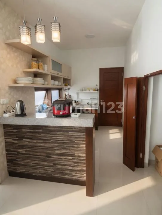 Rumah 4Br Full Furnished 2 Lantai Siap Huni di Renon - Image 4 of 4