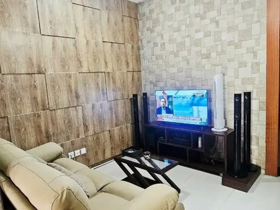 Rumah 8 Kamar Tidur Siap Huni Dijual, di Muding, Kerobokan Area - Image 3 of 9