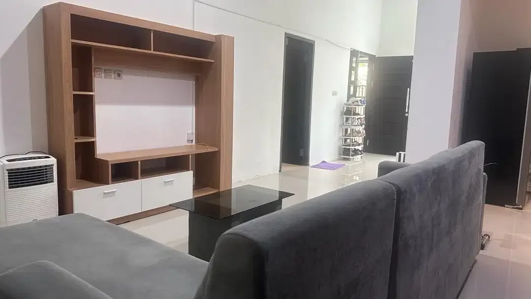 dijual rumah lantai 2 fully furnished lokasi muding kerobokan - Image 4 of 9