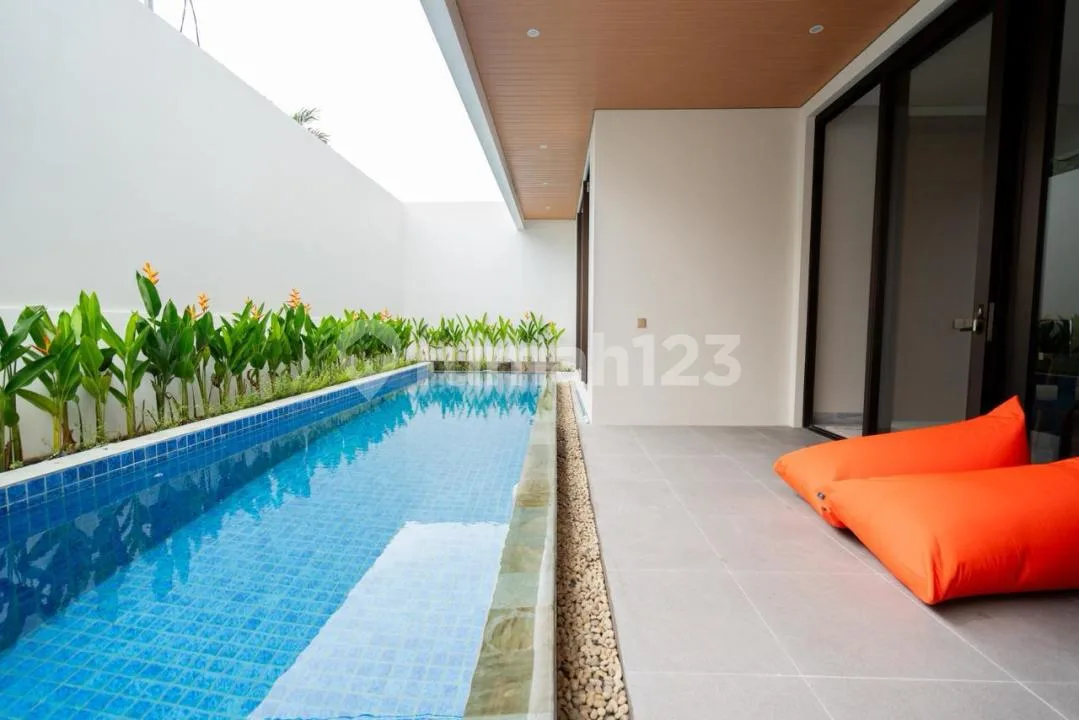 Villa di Bumbak Dauh Umalas - Cluster One Gate - Image 1 of 4