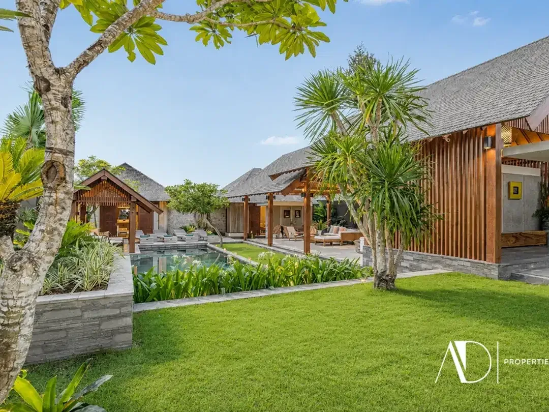 FREEHOLD | TROPICAL 4-BEDROOM LUXURY VILLA IN UMALAS - Image 2 of 10