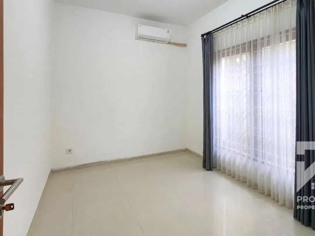 3 Bedroom House in Denpasar Bali for Rent Yearly Long Term - Image 9 of 10