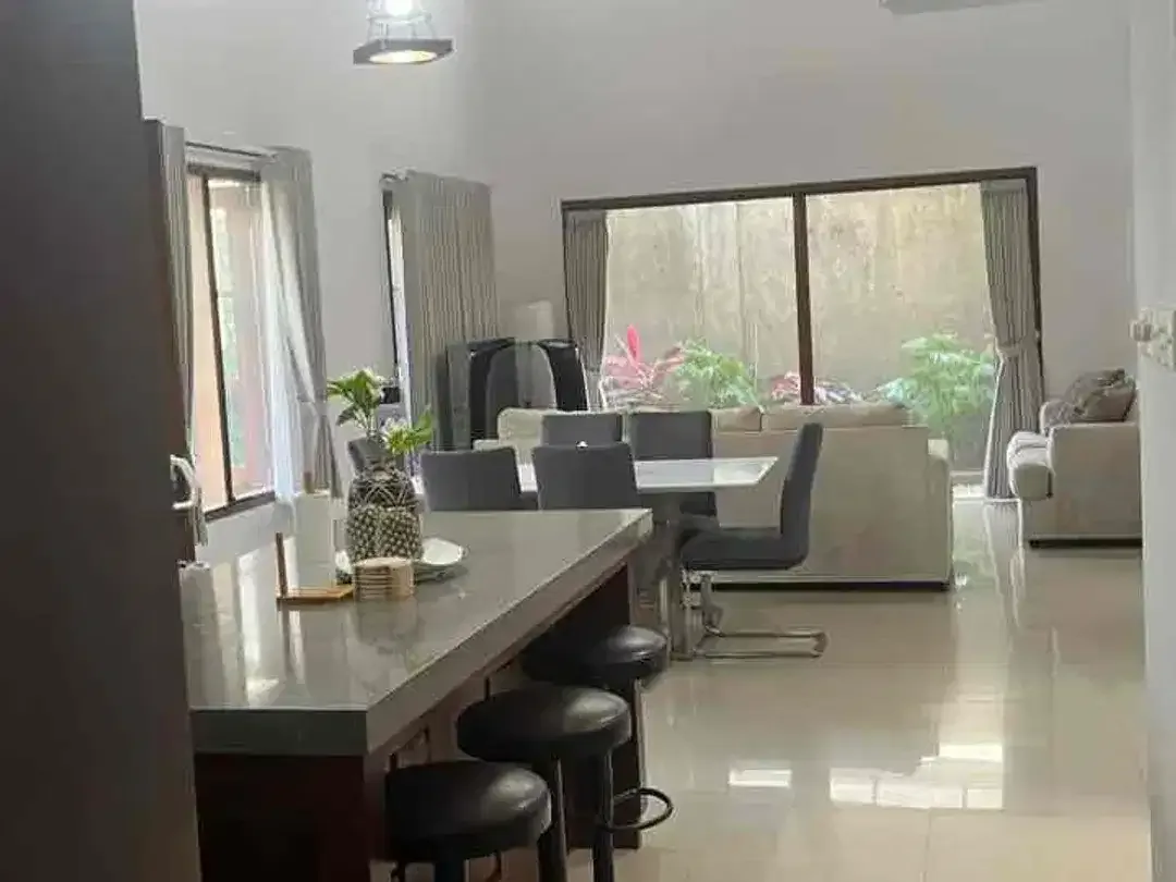 Rumah MEGAH Siap Huni di Puri Gading Jimbaran - Image 4 of 10