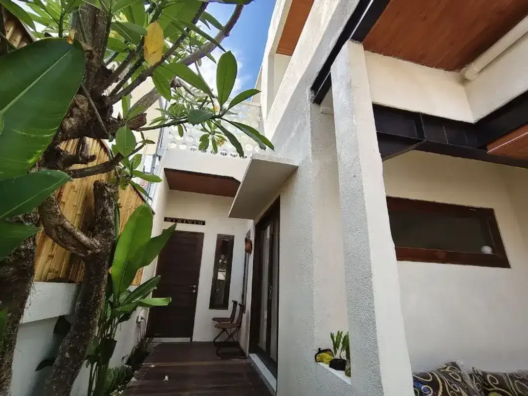 JUAL SEWA VILLA MODERN TROPIS DI PENGIASAN SANUR DENPASAR - Image 2 of 10