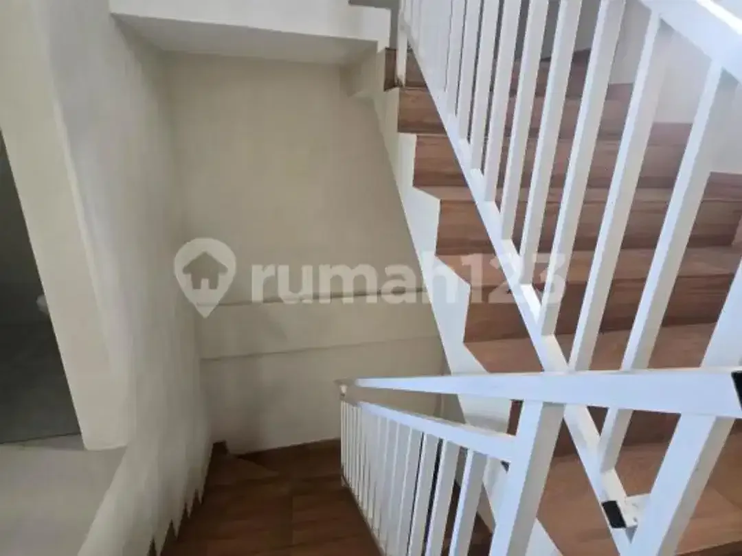 Dijual Ruko 3 Lantai Siap Pakai Strategis di Denpasar Utara - Image 8 of 10