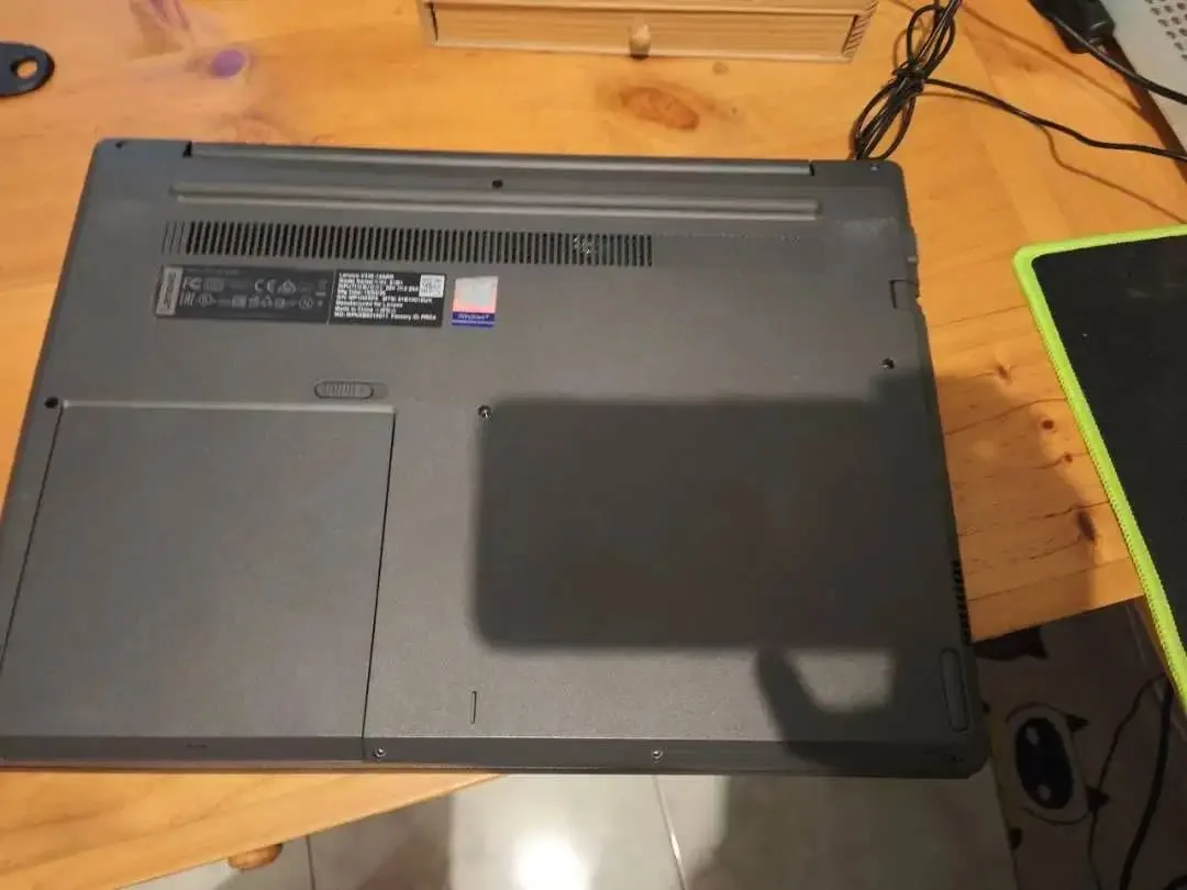 Laptop Lenovo Ryzen 5 V330 kondisi mulus - Image 3 of 5