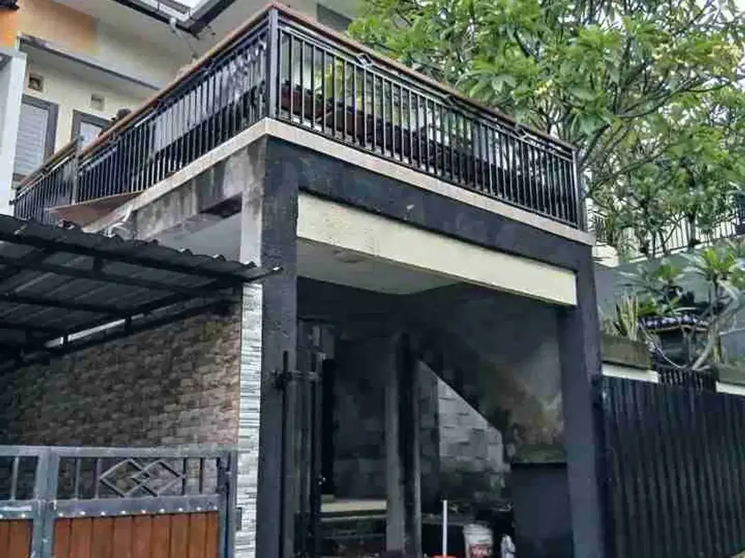 Jual Rumah 2lt Jl Saridana Padangsambian Denpasar Barat area Hunian Strategis.r - Image 1 of 6