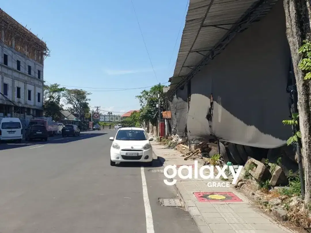 OVERKONTRAK SHOWROOM POSISI HOOK DI BYPASS SUNSET ROAD BADUNG - Image 7 of 8