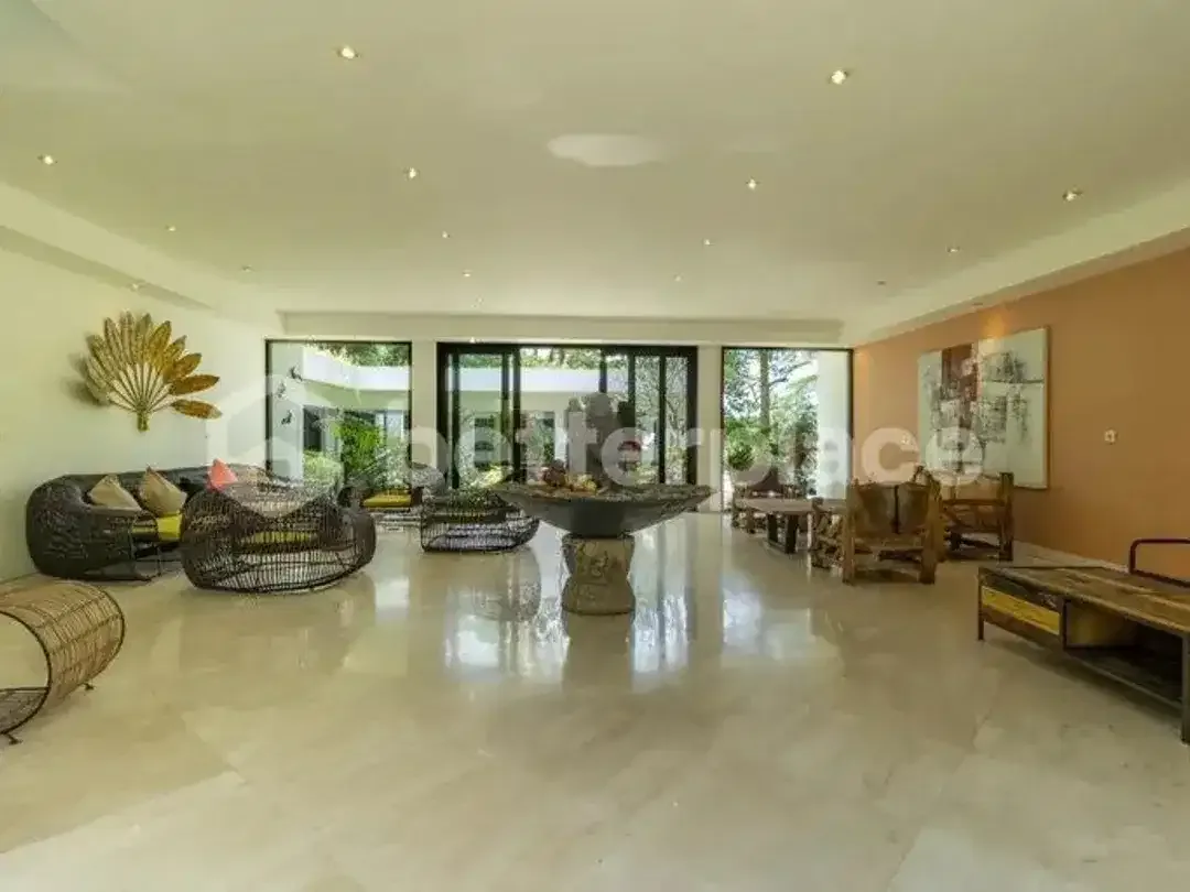 Rare Freehold Masterpiece in Tegalalang — A Six-Bedroom Jungle Retreat Set on 2,500 sqm of Land with Infinity Pool and Unmatched Investment Appeal - Image 6 of 10