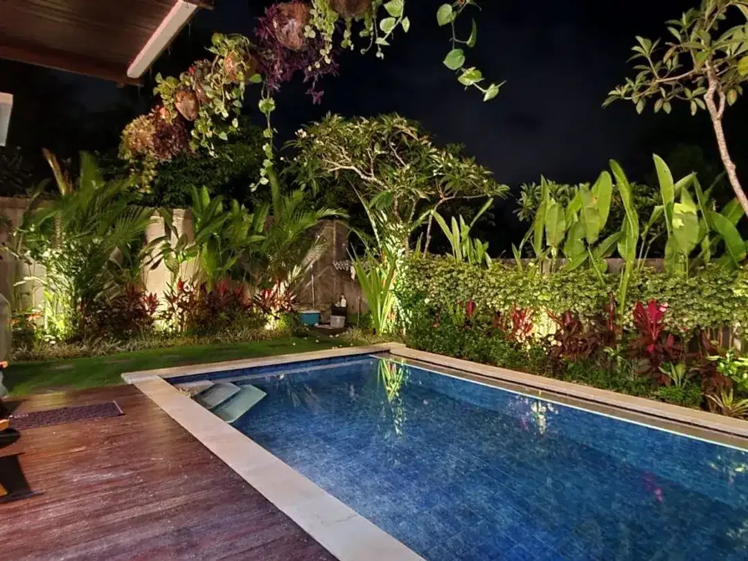DISEWAKAN Vila Modern di Jantung Pecatu, Oasis Rooftop dengan Pemandangan Laut - Image 8 of 10