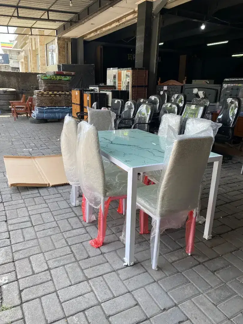 Satu set Meja Makan 6 Kursi motif marble minimalis murah - Image 4 of 4