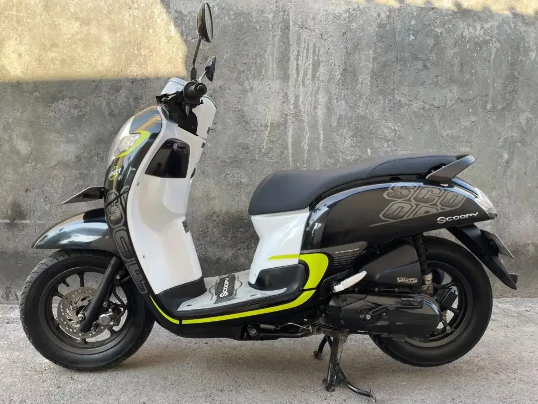 Scoopy 2017 di jual cash - Image 1 of 9