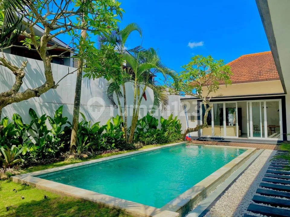Disewakan Villa 3 Bedroom Lokasi Strategis di Krobokan - Image 1 of 4