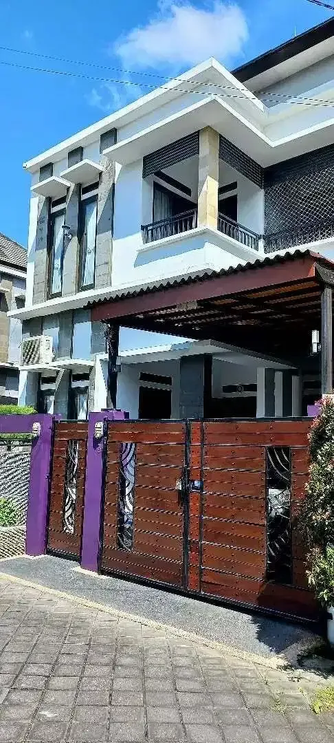 Rumah 2 Lantai Siap Huni di Denpasar Barat - Image 1 of 10