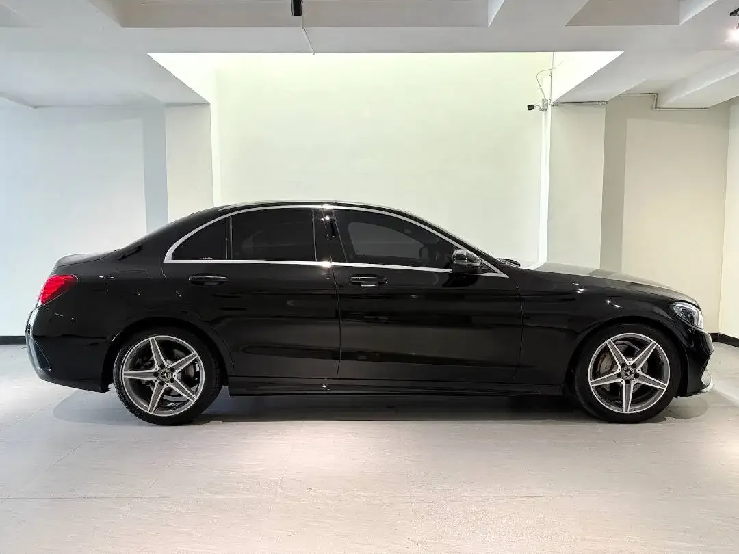 C200 AMG 2018 C200 AMG line 2018 C200 W205 C200 avantgarde mercy C200 - Image 4 of 10