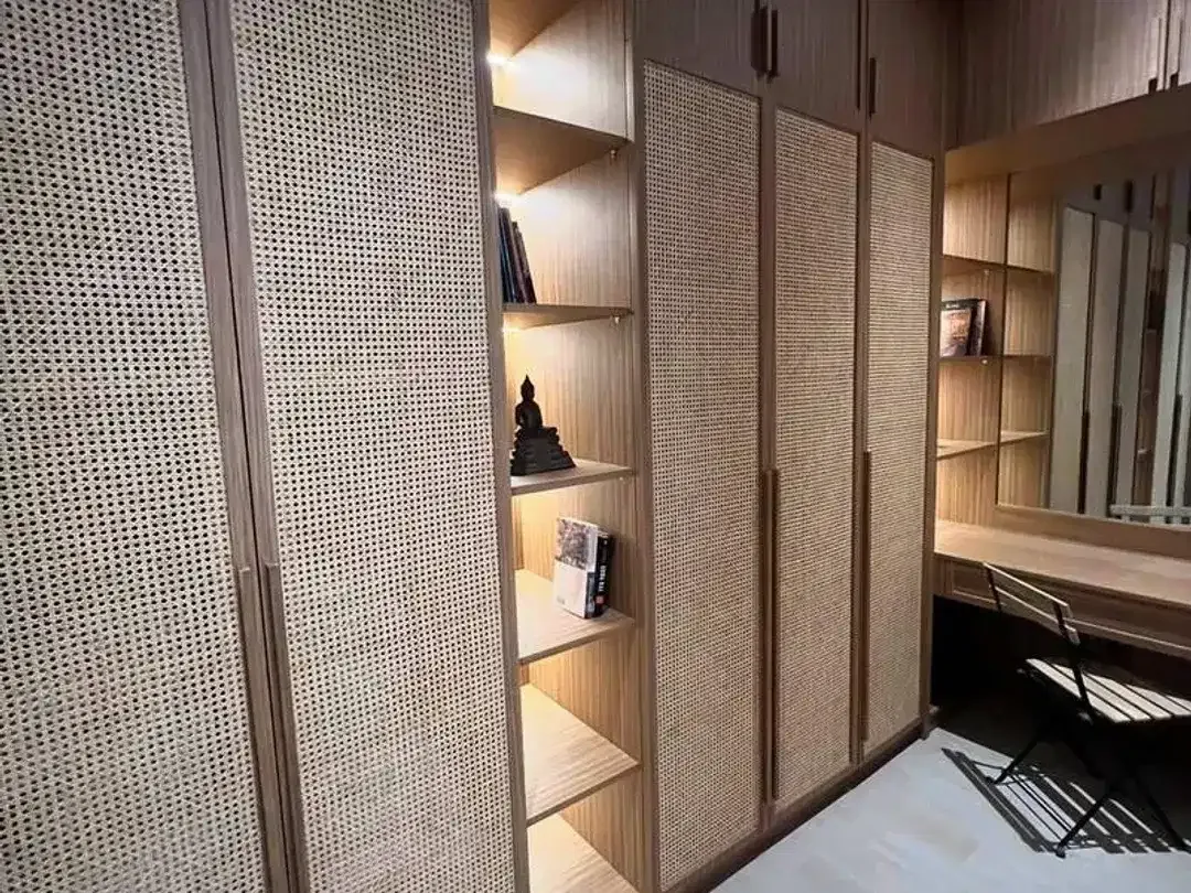 Modern 3-Bedroom Townhouse with Private Jacuzzi Pool in Prime Seminyak Area - Image 7 of 10