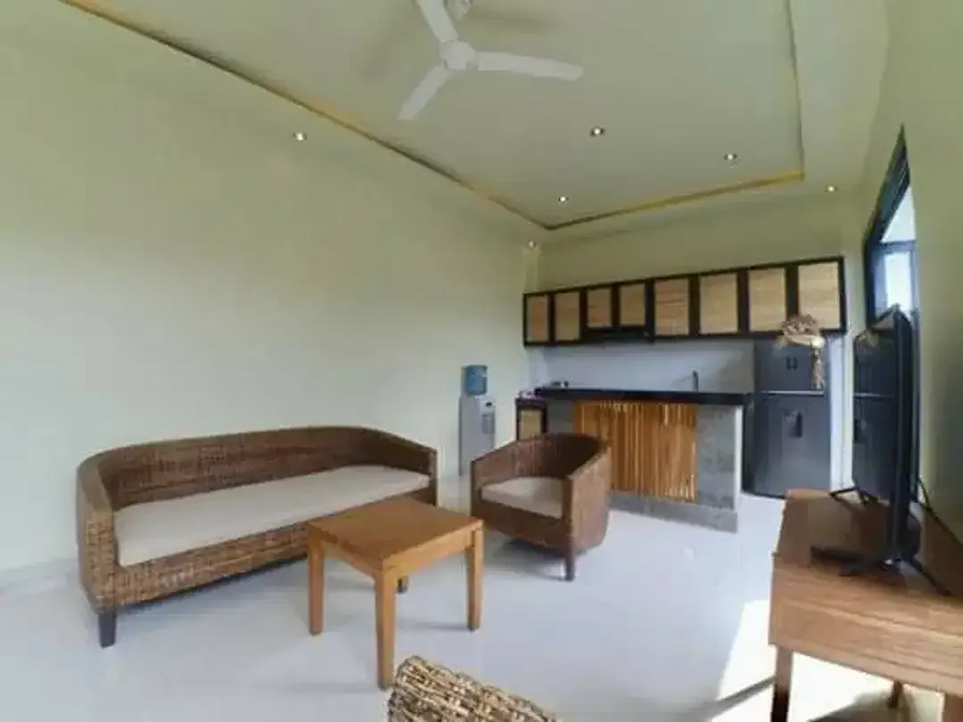 DISEWAKAN — RUMAH WITH POOL 2 KAMAR DI KEROBOKAN - Image 4 of 9