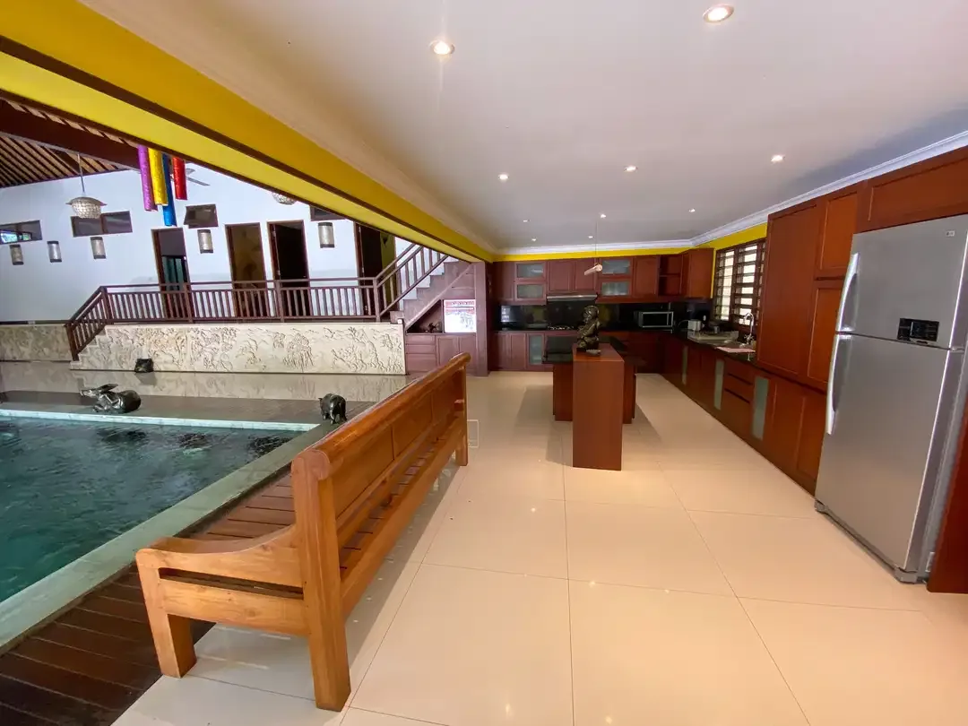 Contemporary Balinese Inspired Villa For Yearly Rental In Kerobokan - Image 6 of 10
