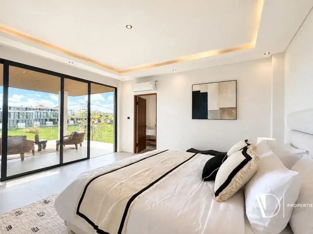 FREEHOLD OR LEASEHOLD | BRAND-NEW MODERN TROPICAL VILLA IN BERAWA, CANGGU - Image 9 of 10