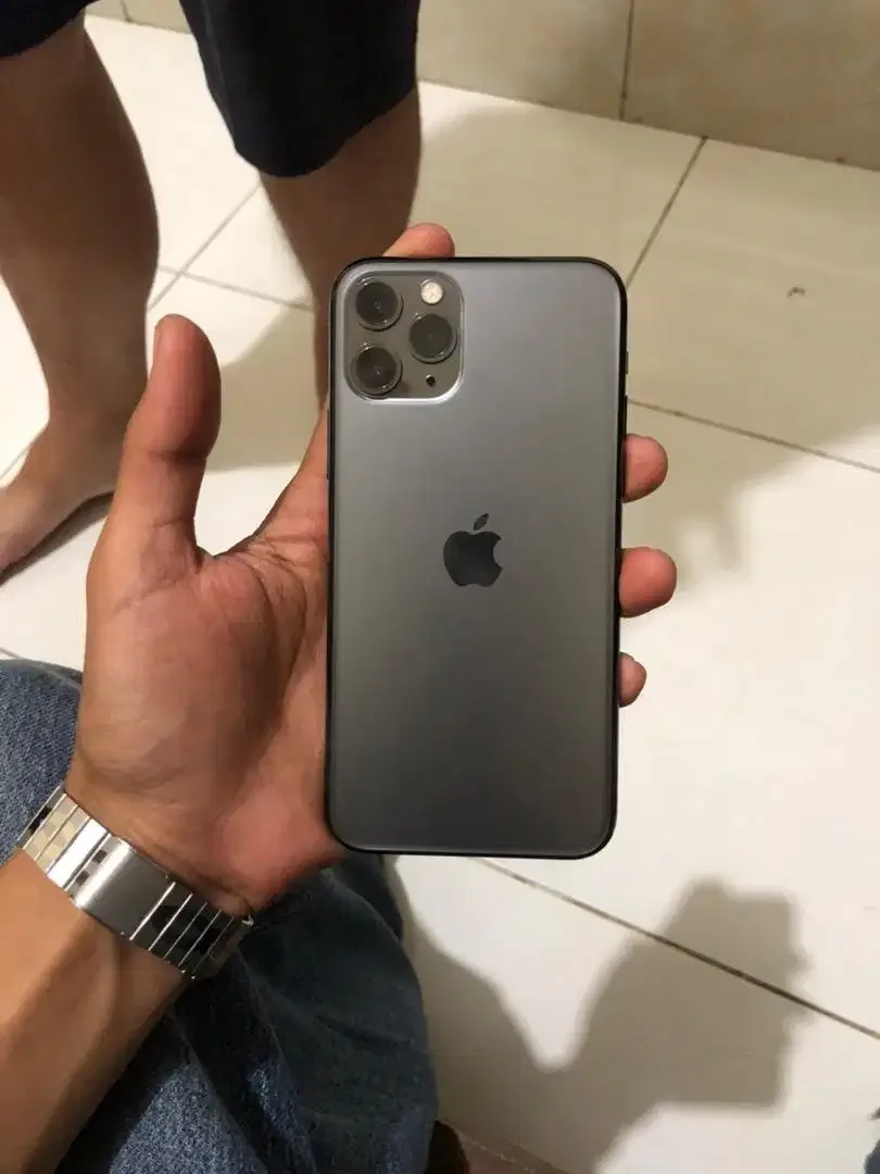 iphone 11 pro 64gb - Image 2 of 6