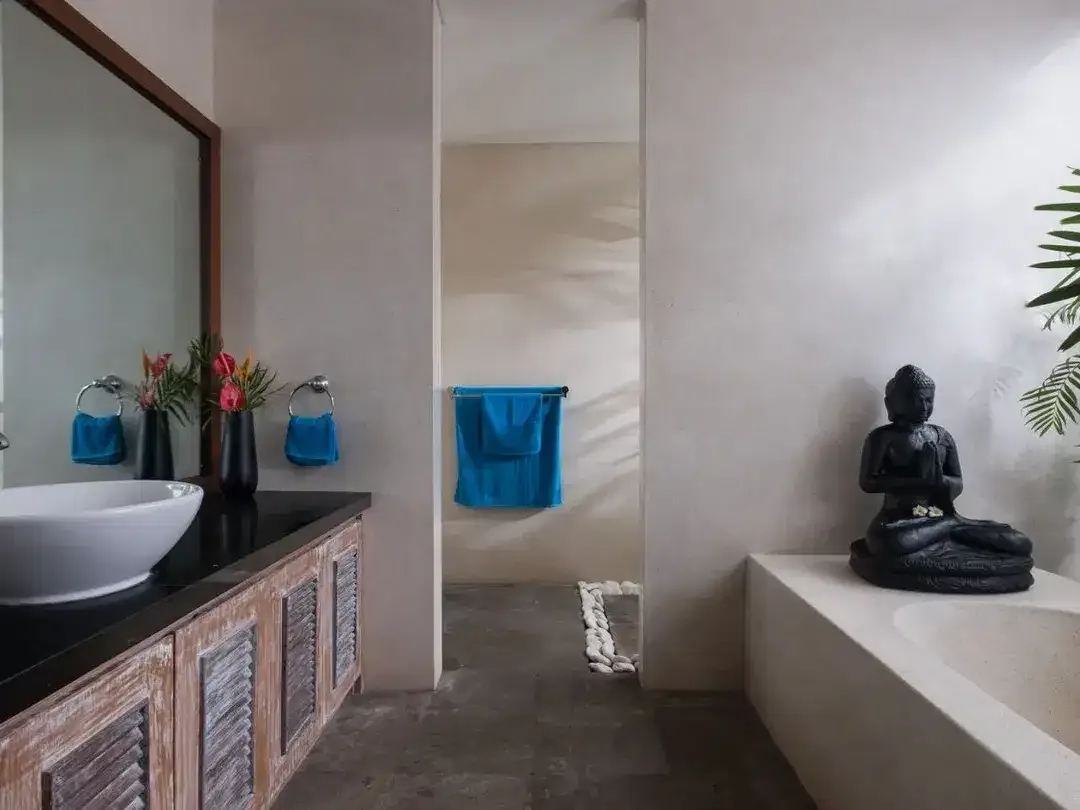 Freehold - Exquisite Tropical Retreat 2-Bedroom Villa in Prime Canggu Location - Image 5 of 10