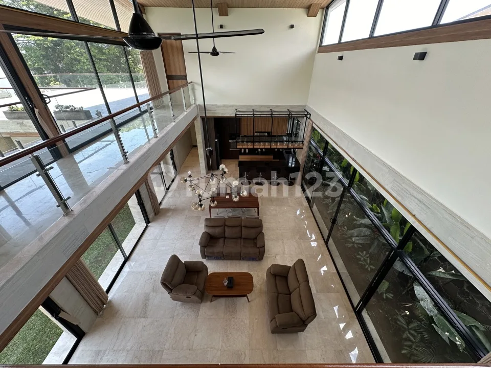 Vila Mewah SHM 4 Bedroom Fully Furnished Near Beach Sanur - Image 3 of 4