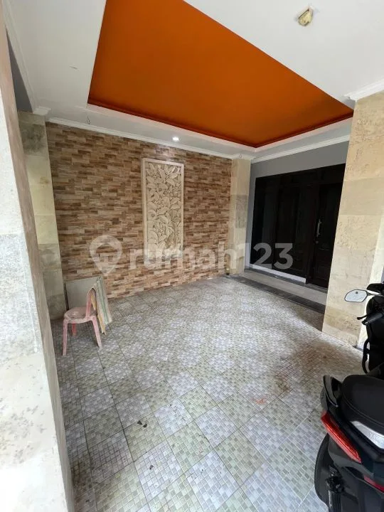 Rumah 3 Lantai Siap Huni Dekat Pantai Jimbaran dan Sidewalk Mall - Image 2 of 4