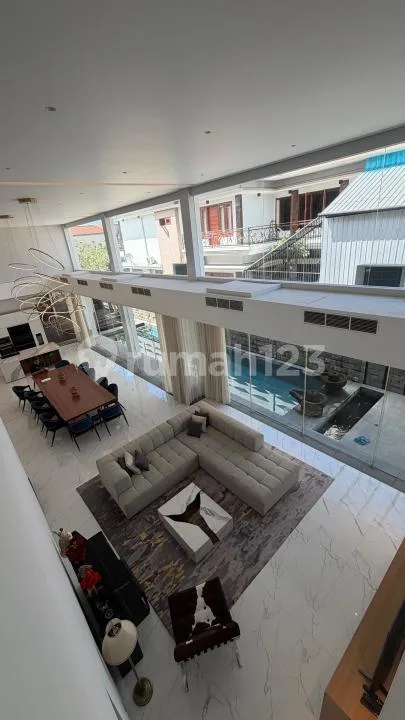 Exclusive Luxury Villa For Lease - Image 2 of 4